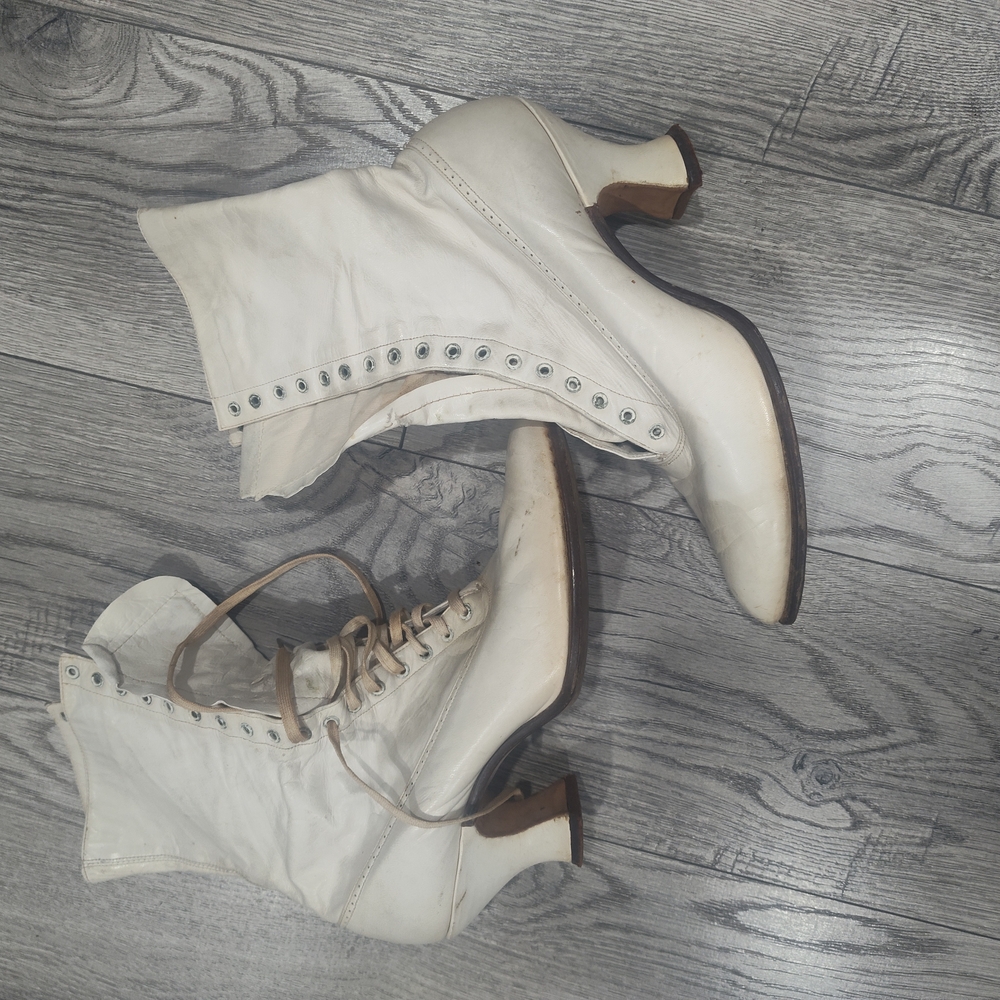 Vintage-victorian Style Women's Lace-Up Heeled Boots in White